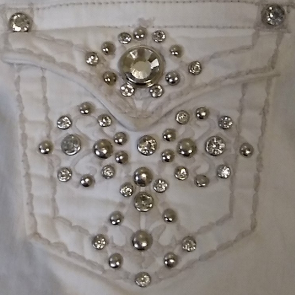 LA IDOL BEJEWELED SHORTS - Picture 6 of 8